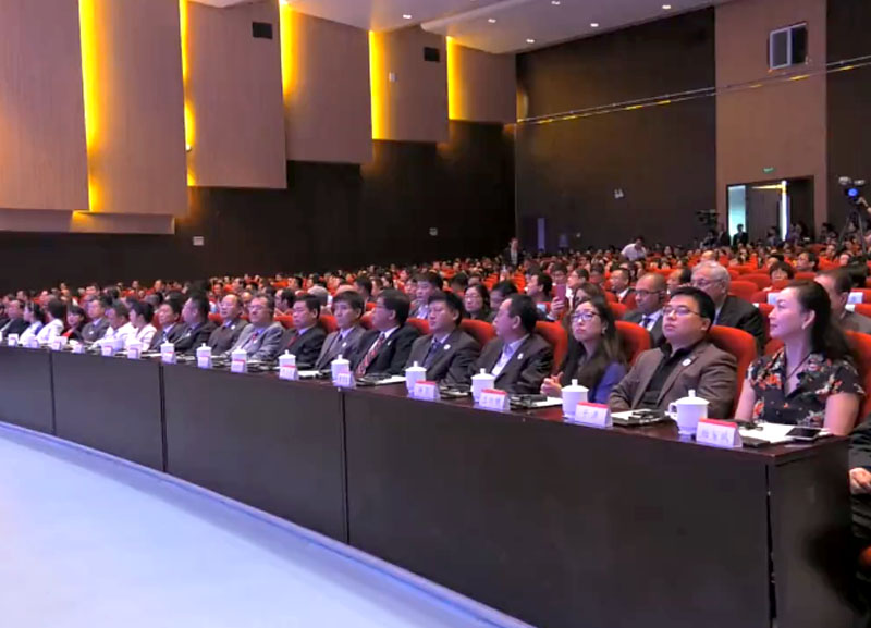 每个妇女，，，，，，，每个儿童启动仪式