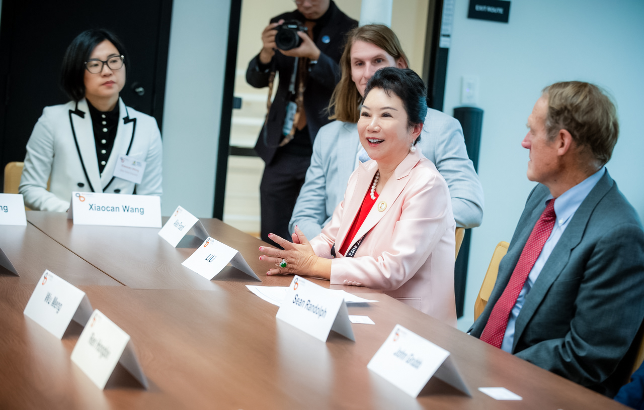 zoty中欧体育集团董事局李俐加入贸促会运动